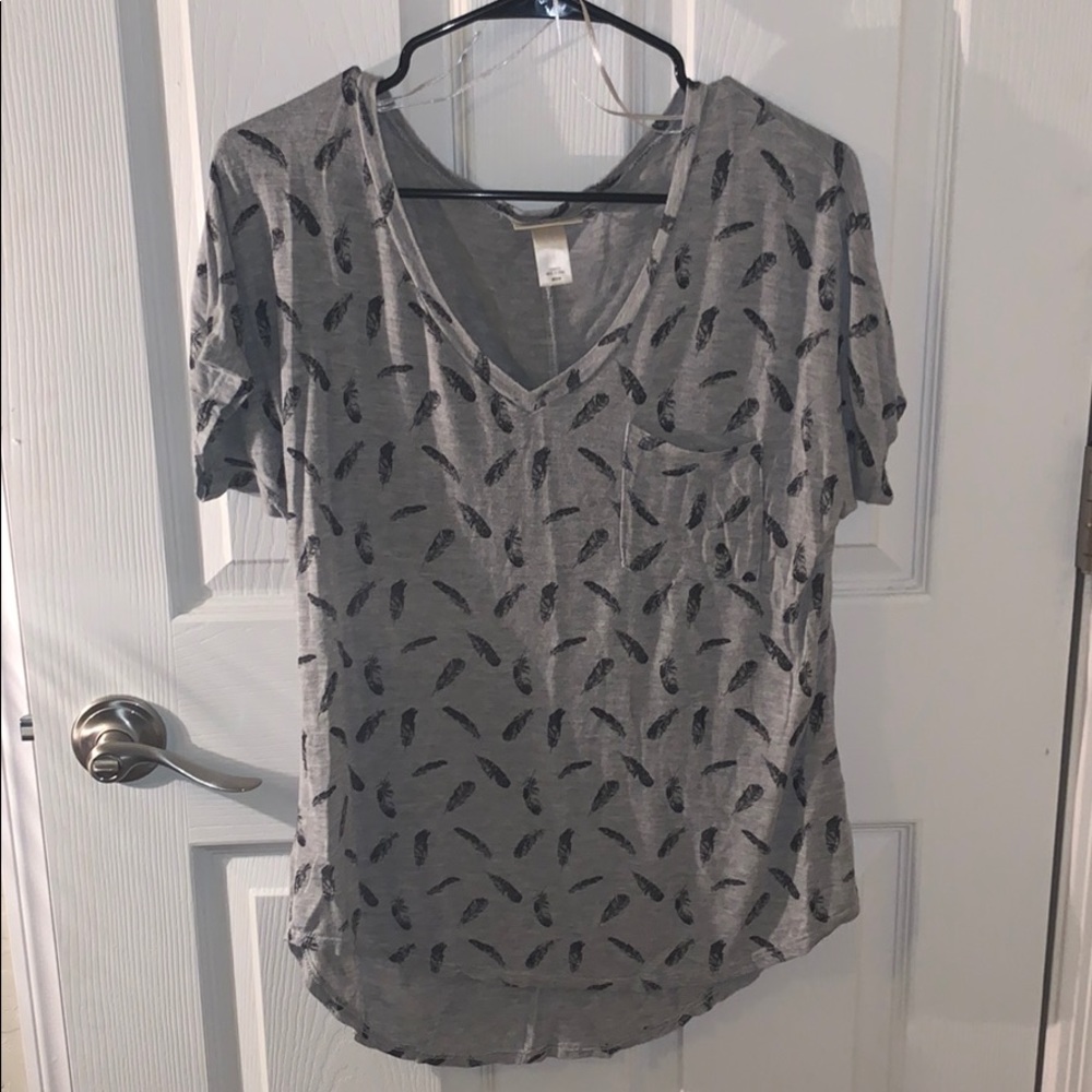 Gray patterned top